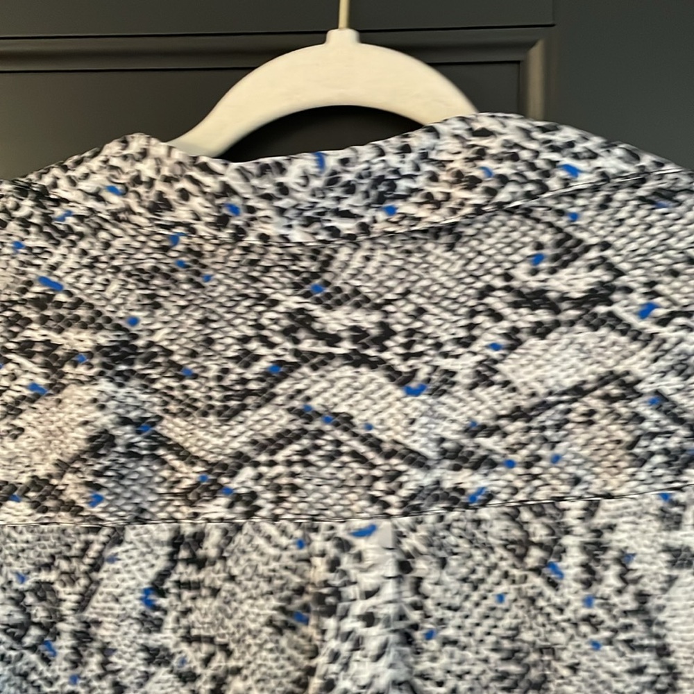 Cache Blouse Size Medium - image 6